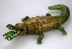 Фигурка муранского стекла "Крокодил зеленое золото"