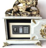 Часы-сейф из белого мрамора "Львы" С-001