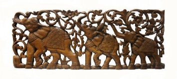 Резное деревянное панно "Три слона"