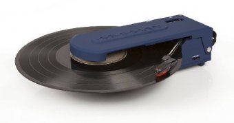 Виниловый проигрыватель Revolution Crosley CR6020A-BL