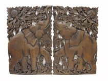Панно резное деревянное "Слон в джунглях"